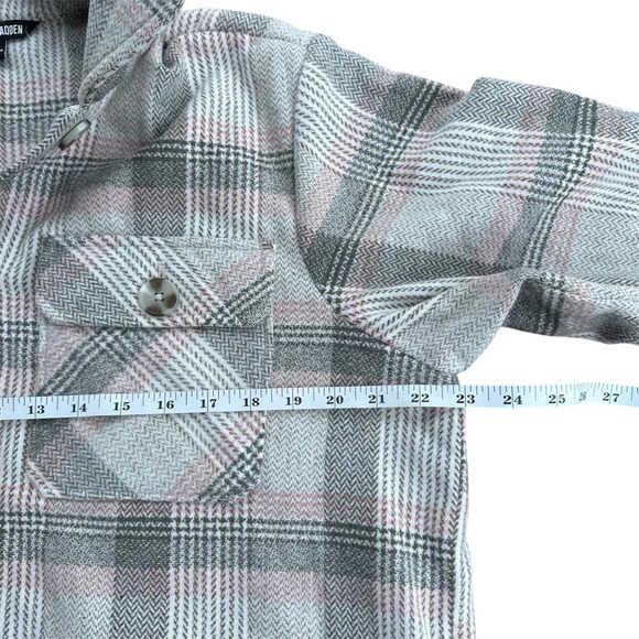 Steve Madden NWOT High Noon Cozy Gray Pink Plaid Flannel Sherpa Shacket Medium - Picture 6 of 10